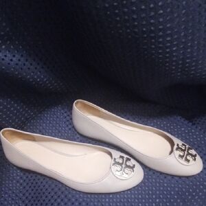 Tory Burch Women's Off-White Logo Flats